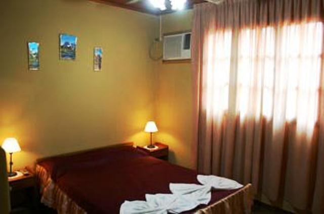 Residencial Arcoiris Hotel Puerto Iguazu Room photo