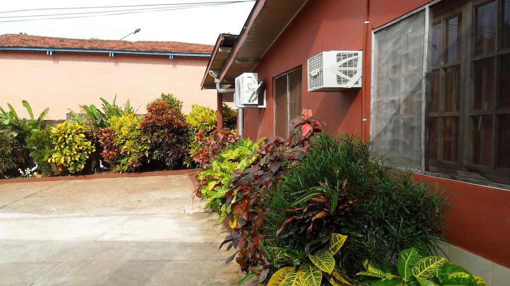 Residencial Arcoiris Hotel Puerto Iguazu Exterior photo