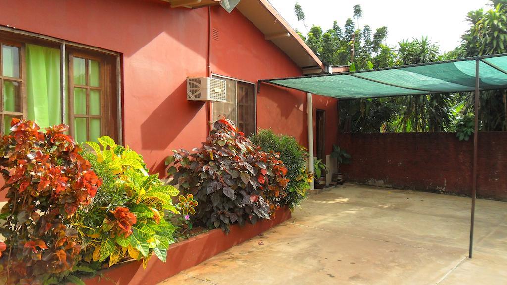 Residencial Arcoiris Hotel Puerto Iguazu Exterior photo